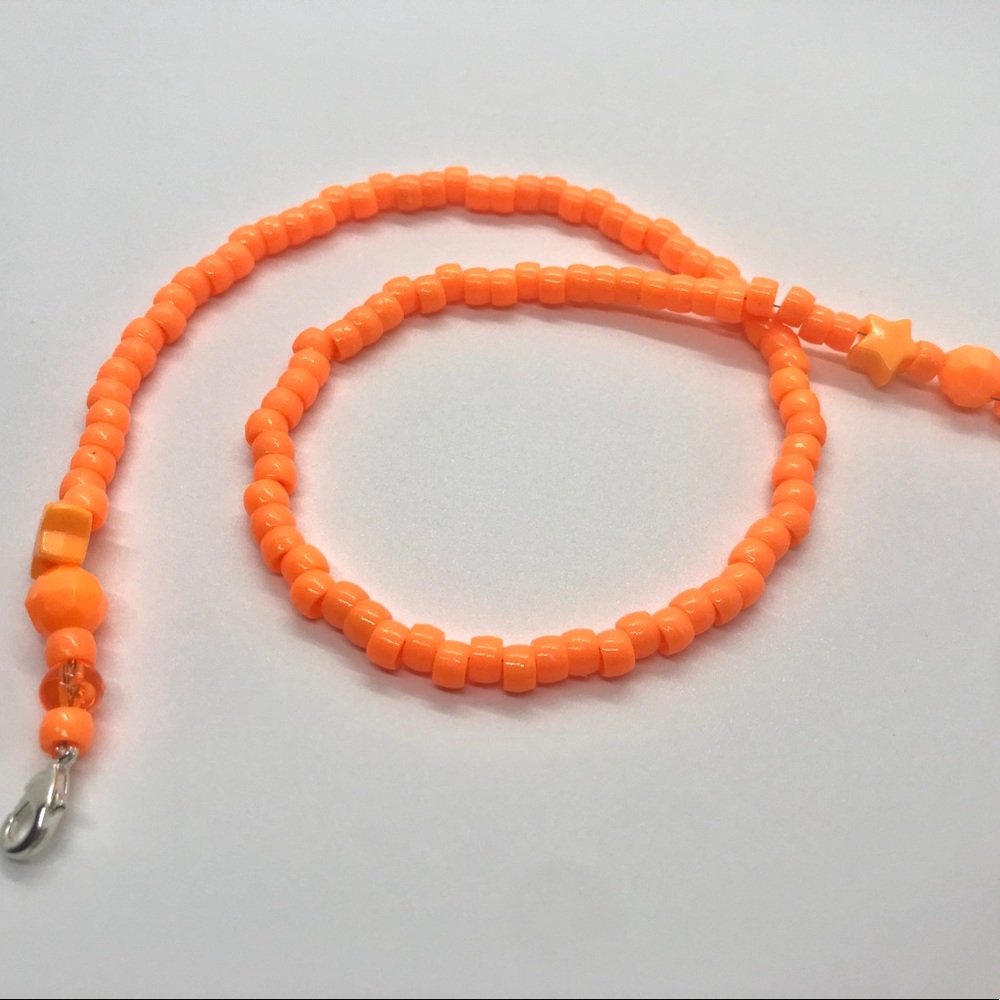 Orange you glad you won’t lose your glasses! 🧡